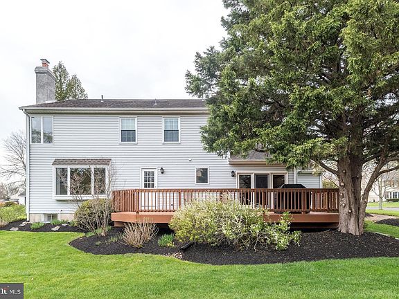 3rd image of 1651 Ramblewood Ln