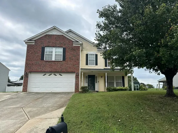 1922 Leesburg Dr, Clover, SC 29710
