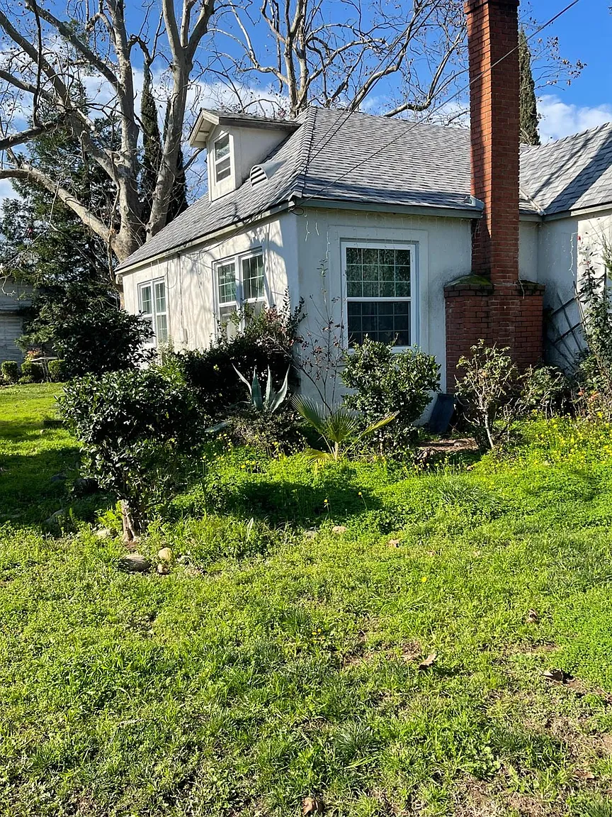 940 O St photo 1
