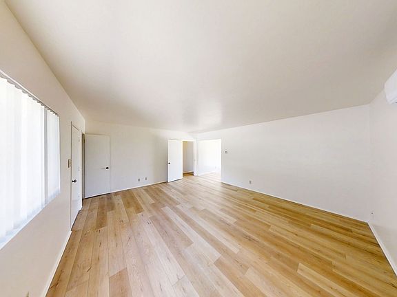 4th image of 13452 Lantana Ave