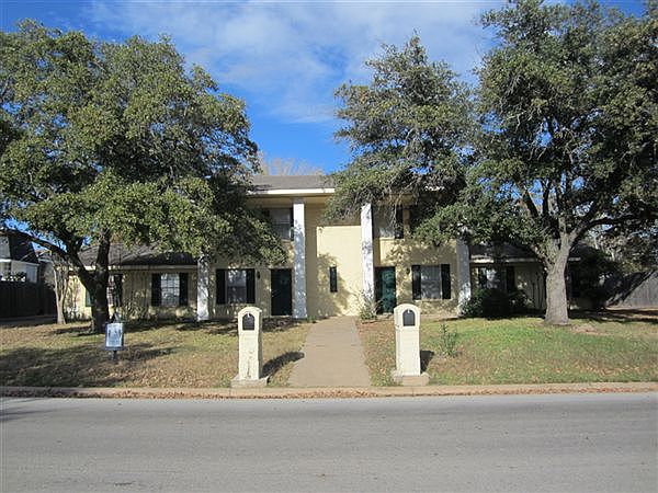 1805 Briar Oak
