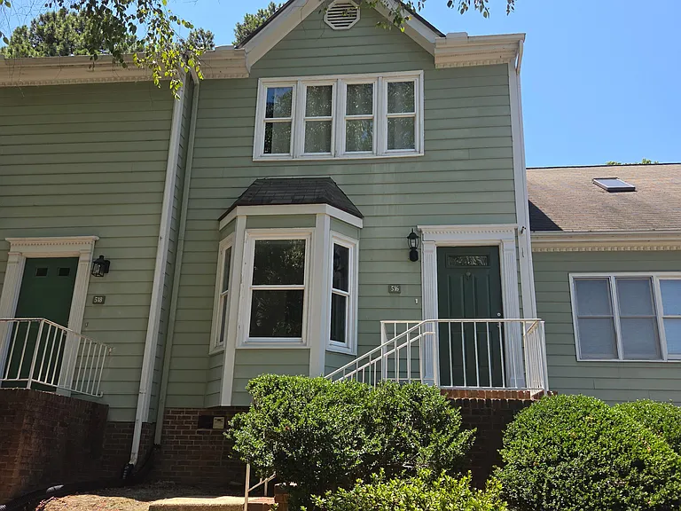 516 Caprice Ct — Photo 2