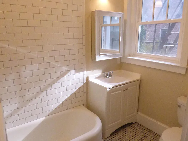 1960 Biltmore St NW #3 — Photo 14