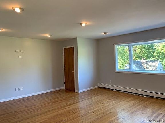 3rd image of 31 Mountain Ave
