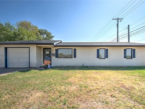 1311 SE C St, Bentonville, AR 72712