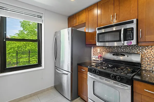 Sold by Shares of New York Marketing LLC | media 18