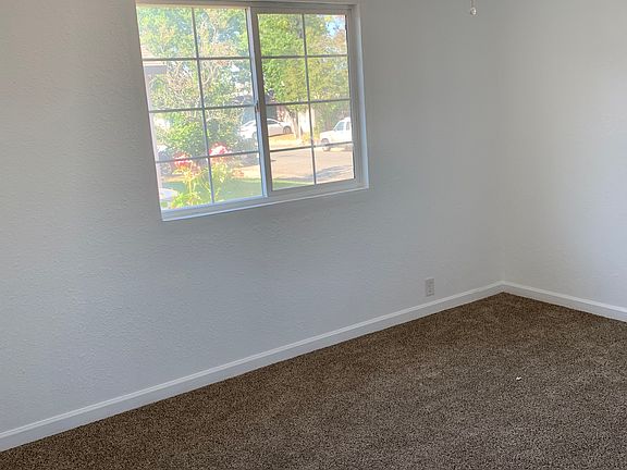 4th image of 4930 Priscilla Ln