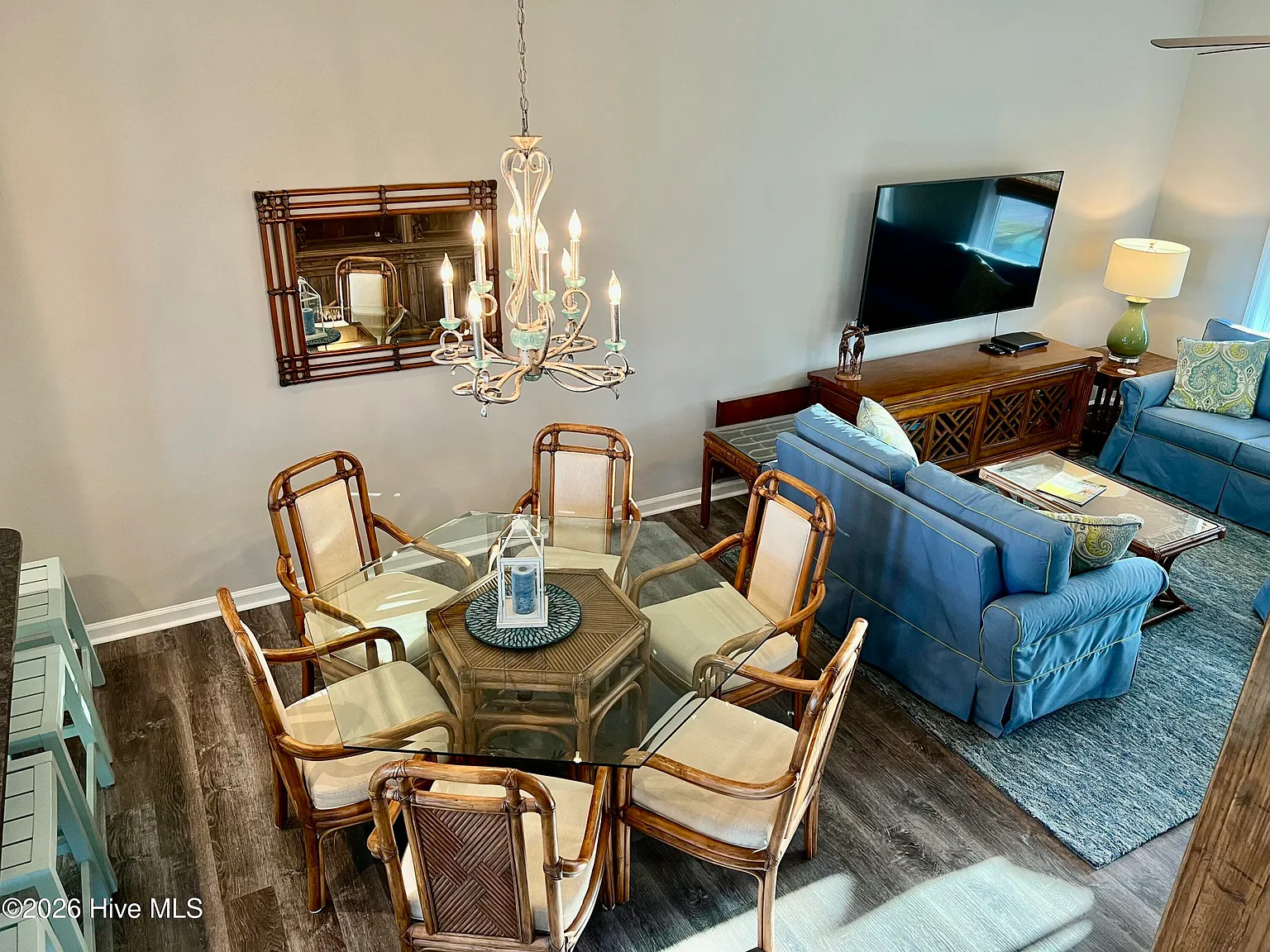 3 bed, 3.5 bath, 1724 sqft, $3,000 — Photo 2