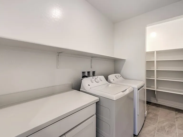 4445 Panoramic View Ave — Photo 32