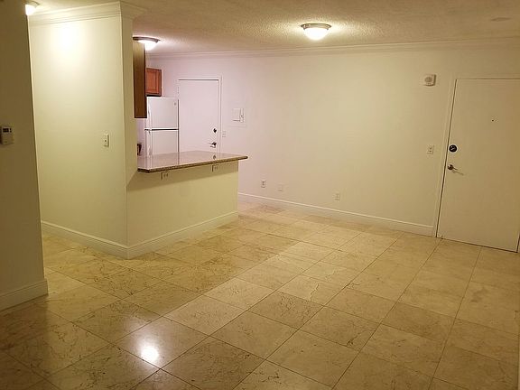 2nd image of 2000 NE 135th St #411