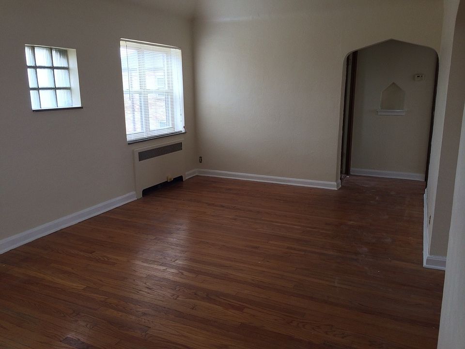 2nd image of 5835 Lindenwood Ave #3E