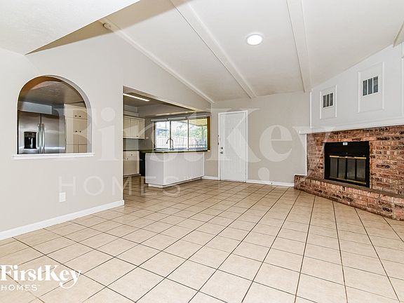 4th image of 418 Thistle Dr