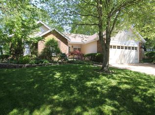 352 Woodrun Dr, Ballwin, MO