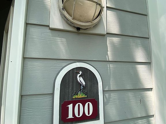 3rd image of 100 Grand Hbr #100