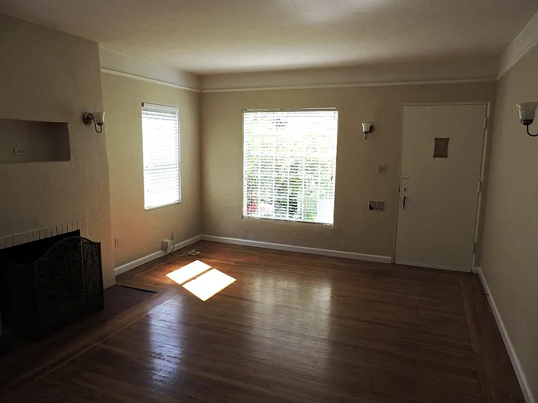 2314 Castro Way — Photo 3