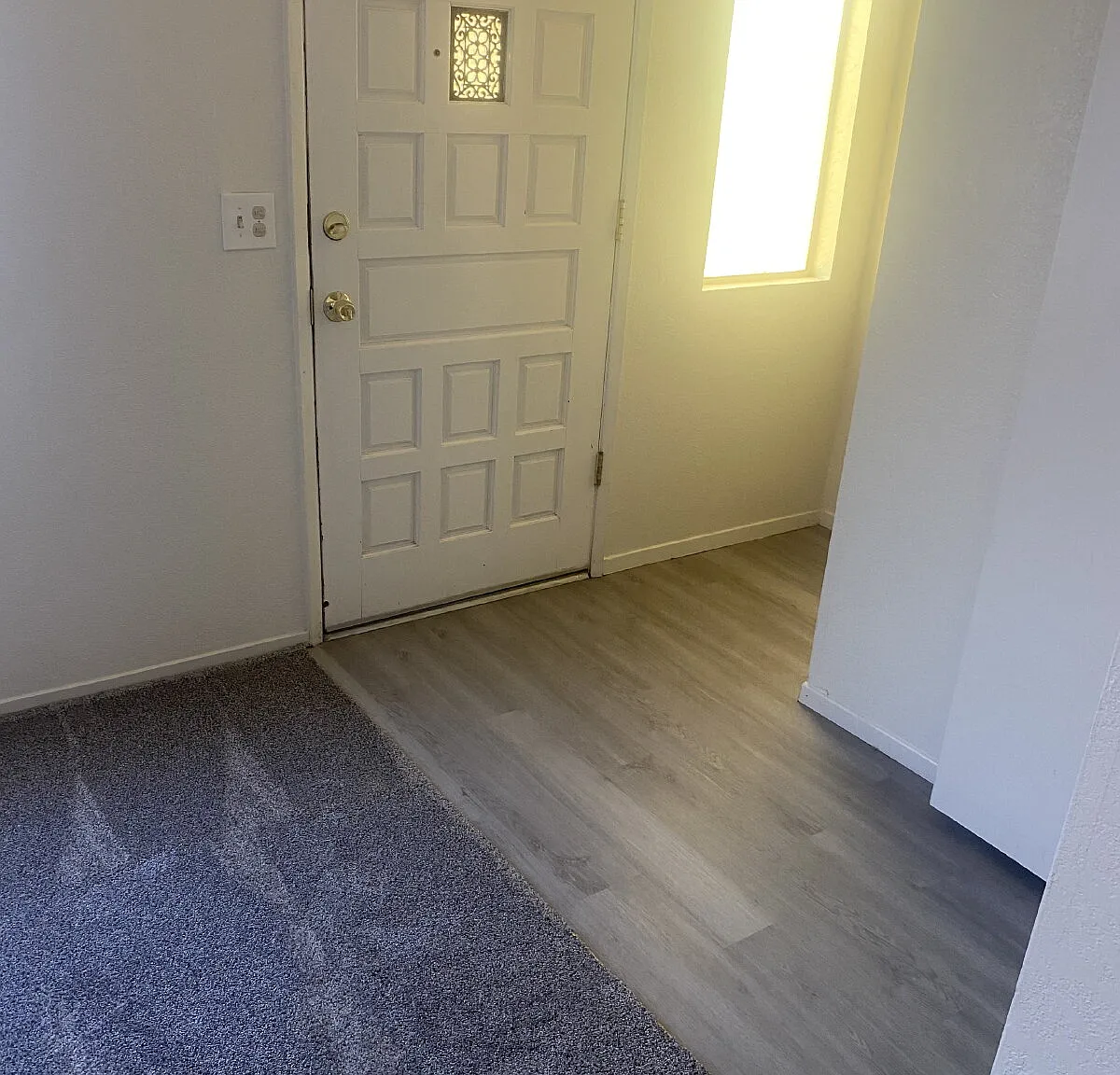 2 bed, 1.5 bath, 800 sqft, $1,300 — Photo 2