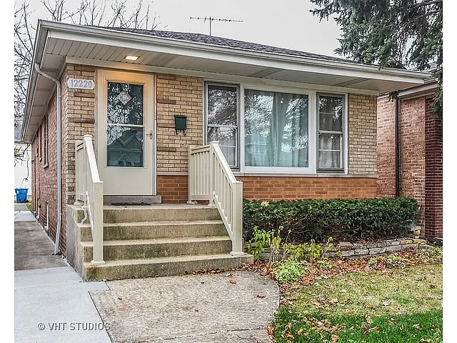 12220 Maple Ave photo 1