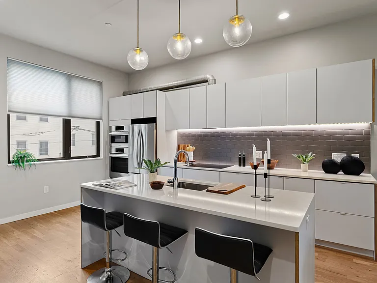 1720 Folsom St #B — Photo 7