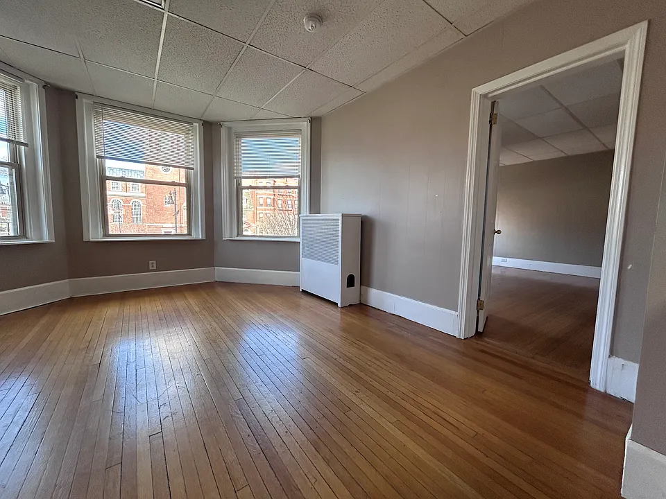 877 Beacon St #31
