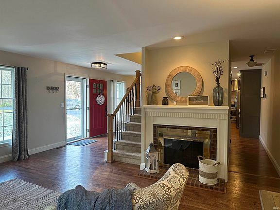 4th image of 2367 E Fairway Dr