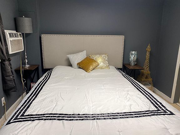 2nd image of 1129 Magnolia Ave #2