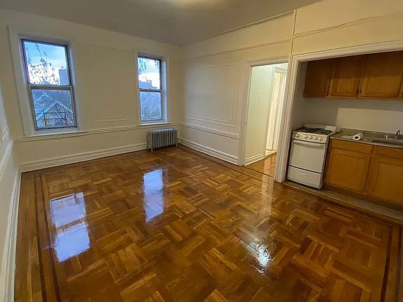 2nd image of 2305 Sedgewick Ave #1B