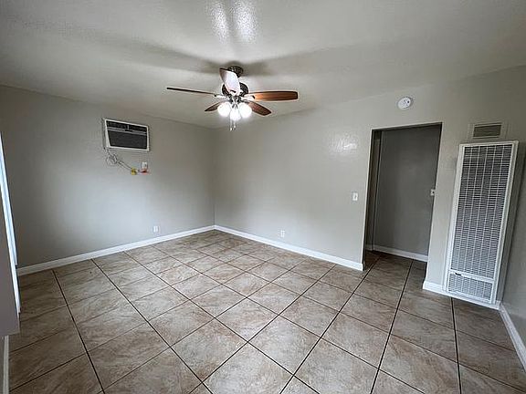 2nd image of 11129 Elliott Ave #11125
