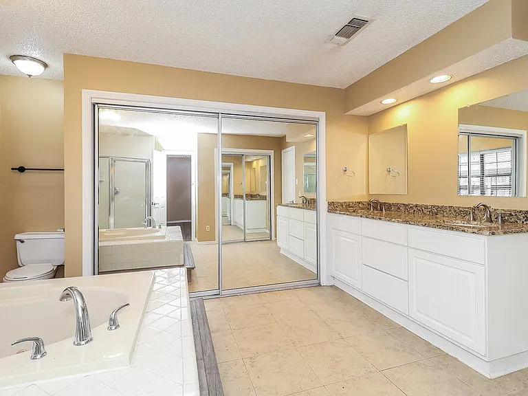 4900 Barberry Dr — Photo 11
