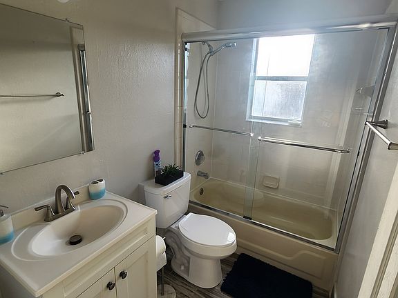 3rd image of 13701 Glasser Ave #1