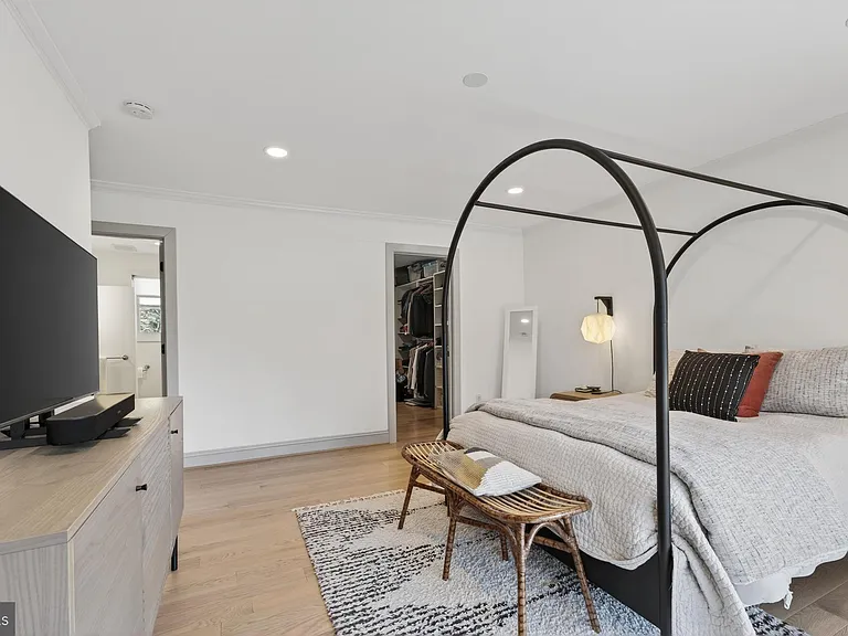 2820 Ellicott St NW — Photo 19