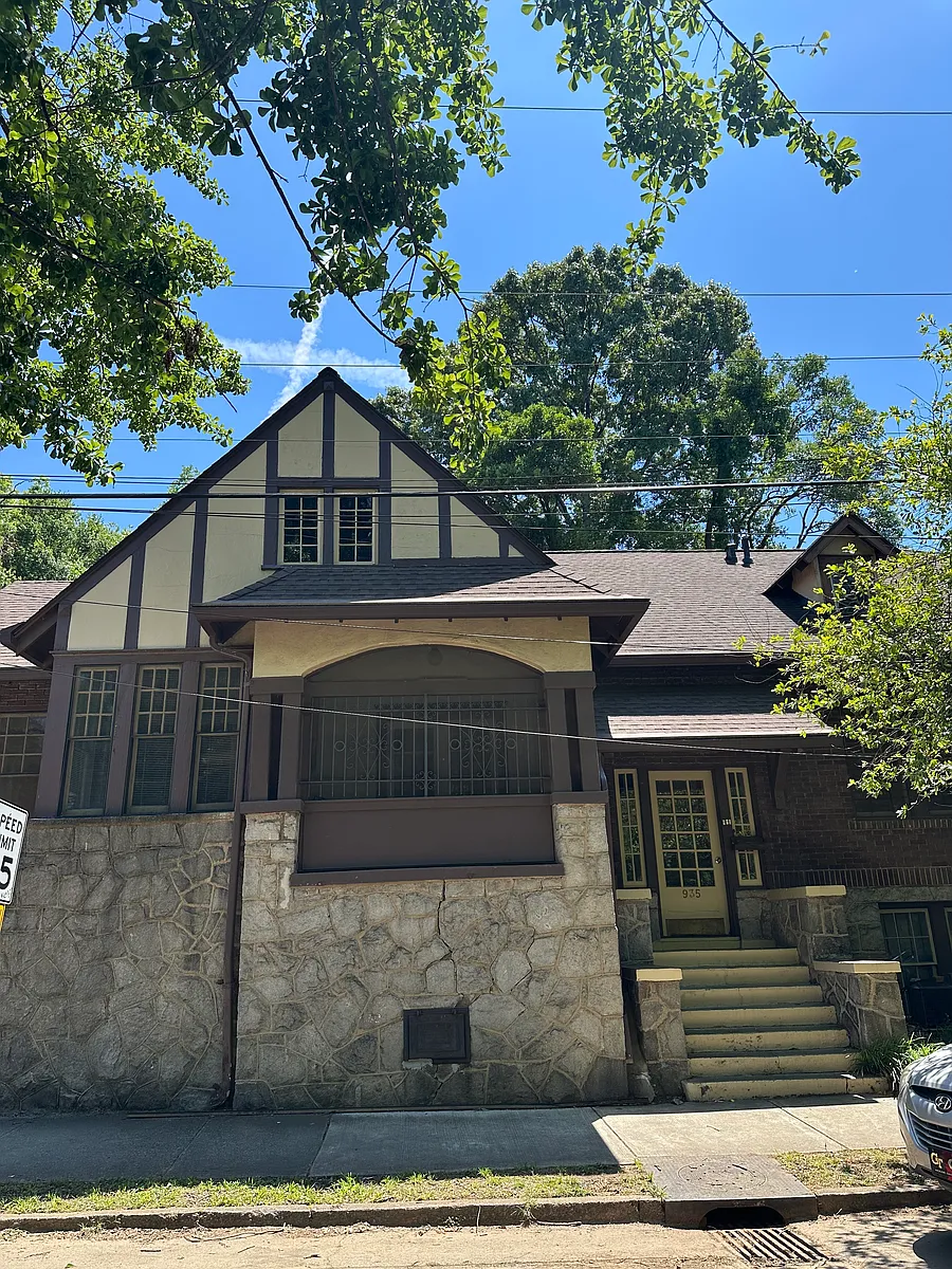 Building Photo - 935 Blue Ridge Ave NE #3