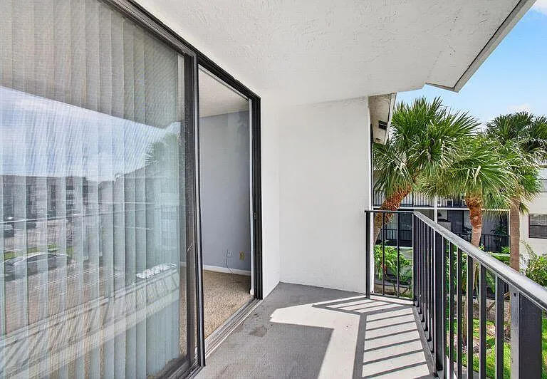 724 Executive Center Dr #31 — Photo 18