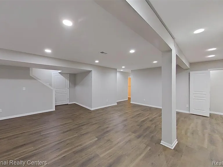 58180 Jonagold Ln — Photo 47