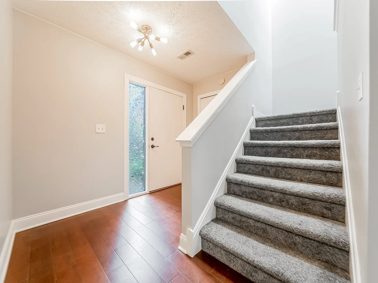 2 bed, 2.5 bath, 1750 sqft, $2,300 — Photo 3