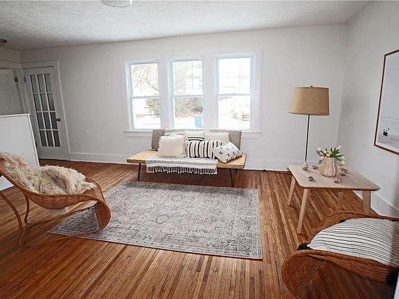 3rd image of 15 Alonzo St