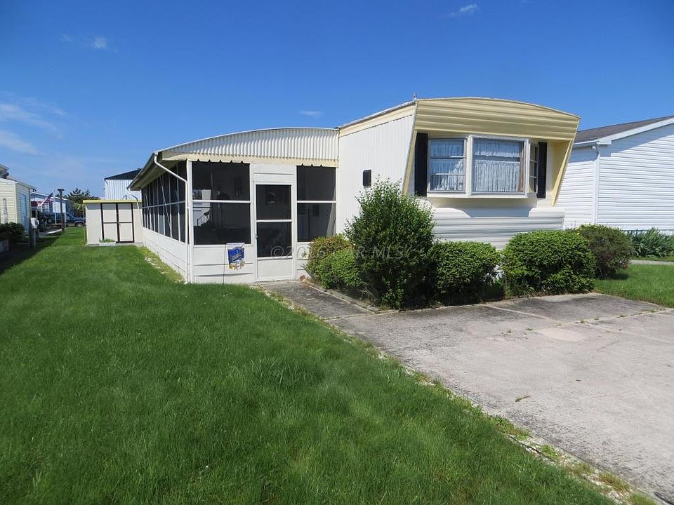 1st image of 131 Sandy Hill Dr