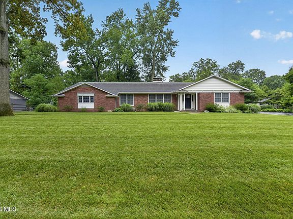 3rd image of 3445 Chapel Dr