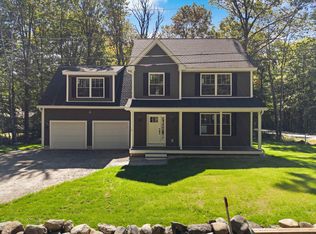 1 Sherwood Forest Dr, Canterbury, NH 03224