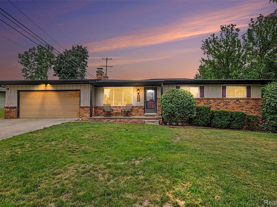 1st image of 131 Indian Knolls St