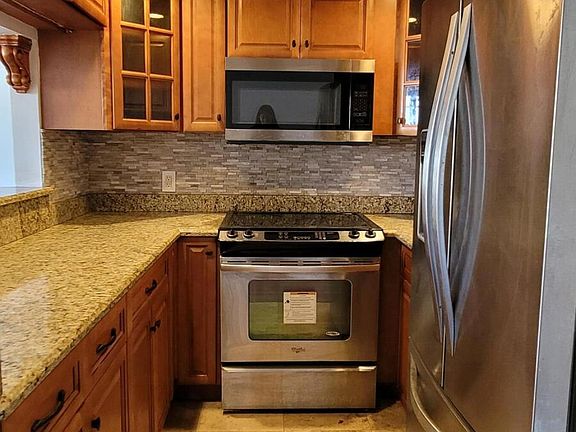 4th image of 93 Ventnor E