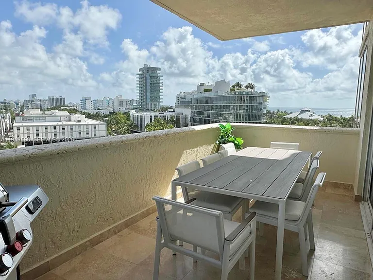 300 S Pointe Dr #705 — Photo 13