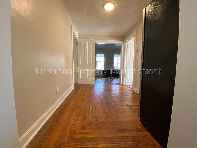 417 Oak St #1 — Photo 8