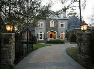 51 N Royal Fern Dr, The Woodlands, TX 77380