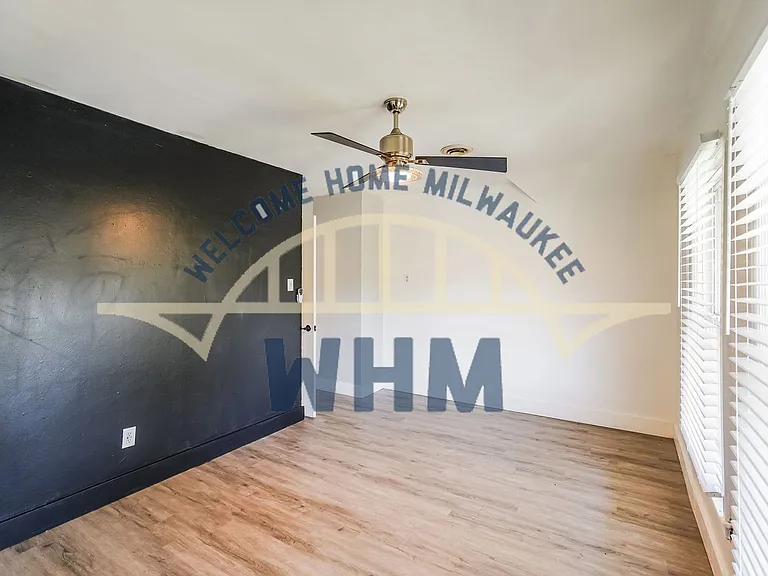 4804 W Forest Home Ave — Photo 9