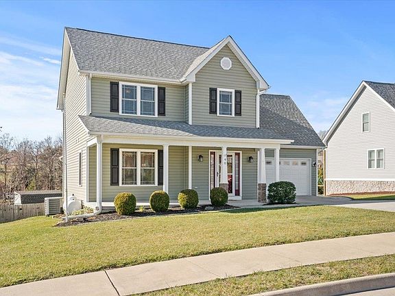 2nd image of 40 Hull Hills Ln