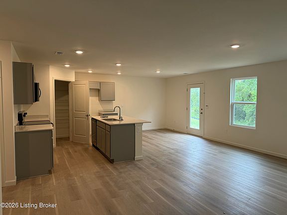2nd image of 557 Zelcova Dr