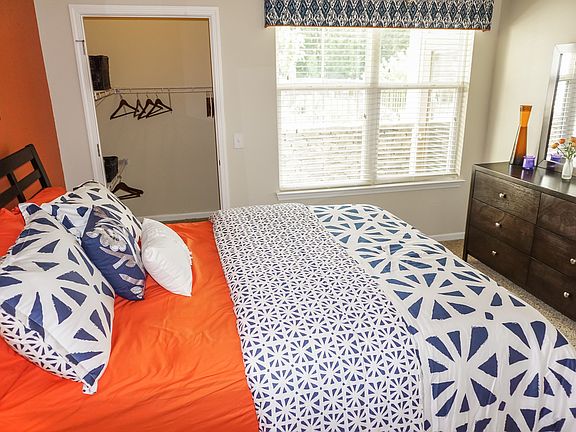 Bedroom with Walk in Closet