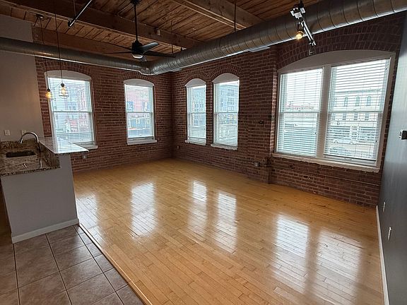 2nd image of 2820-203 Detroit Ave #203