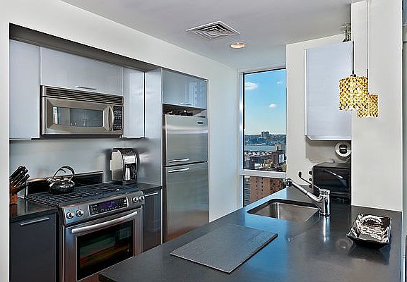 4th image of 350 W 42nd St APT 22B