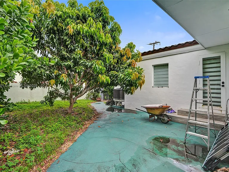 3784 Sheridan Ave — Photo 25